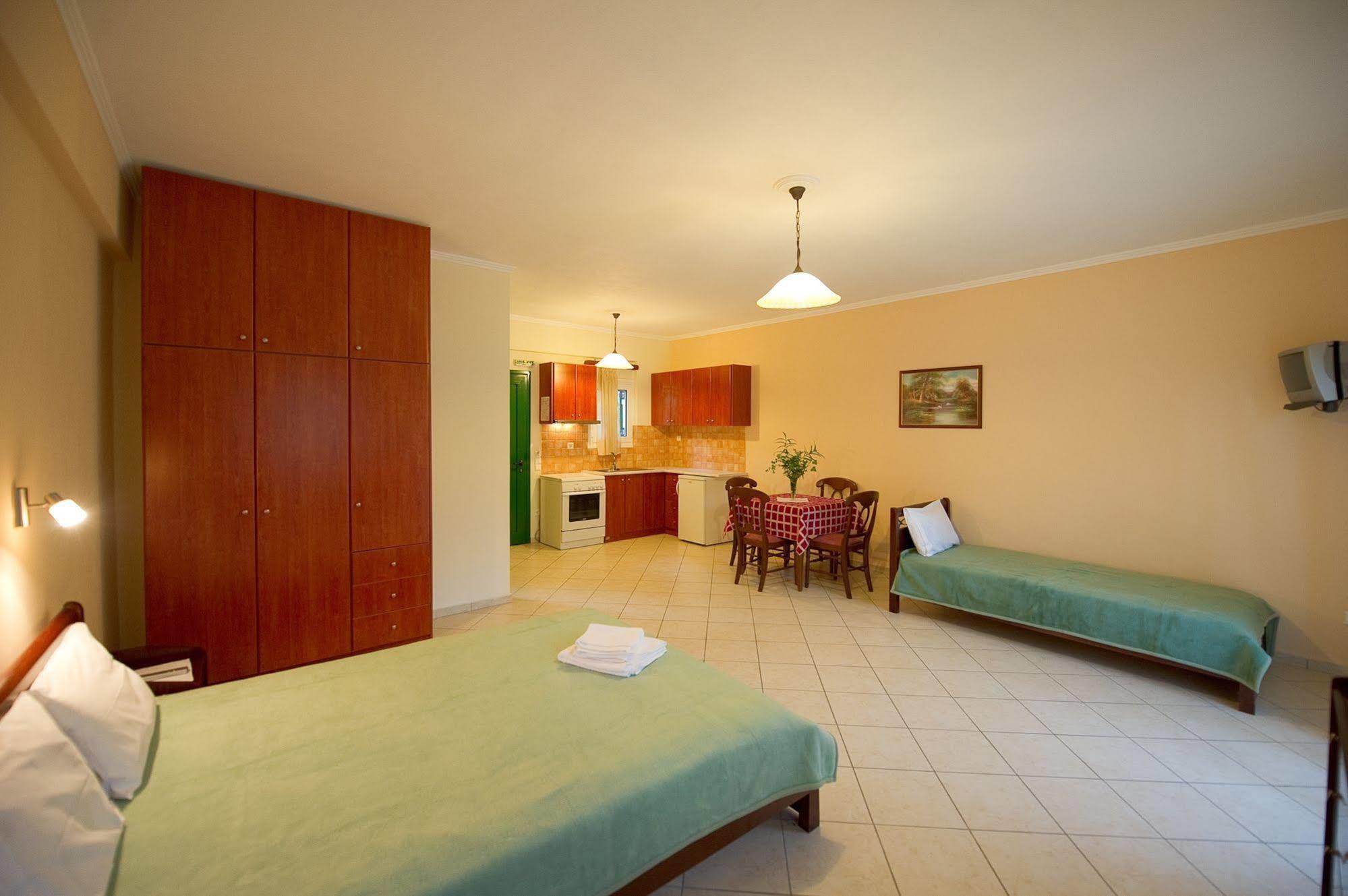 Oasis Exclusive Aparthotel Парга Екстериор снимка