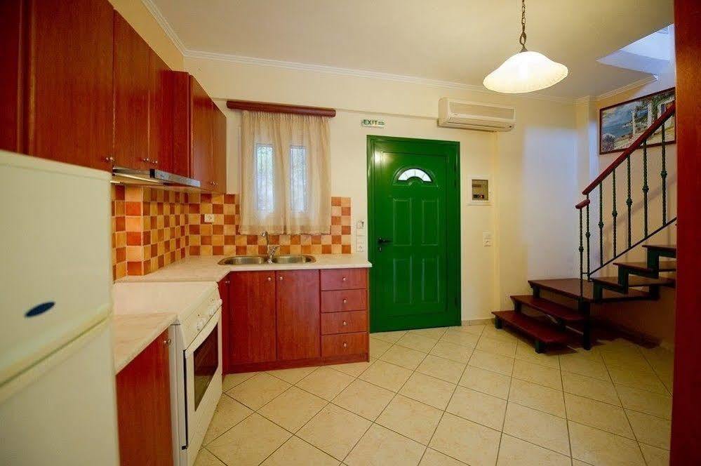Oasis Exclusive Aparthotel Парга Екстериор снимка